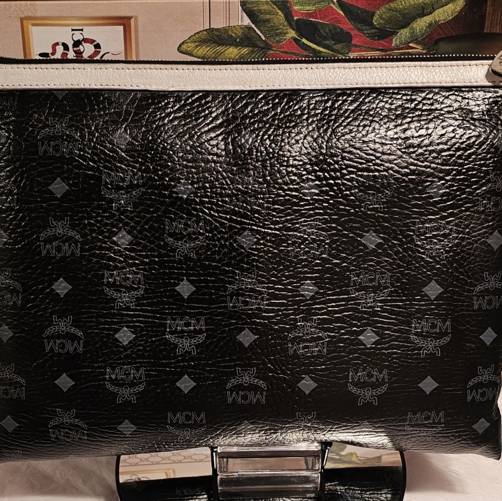 MCM Oversized Studded Clutch Pouch /Ipad Case - Picture 3 of 12